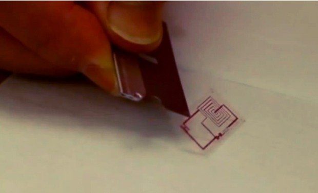 Utilizando material natural, cientistas norte-americanos criaram dispositivo que se desfaz na água.