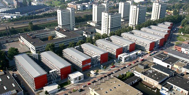 O projeto de moradia estudantil, transformou mil unidades de contêineres em habitações.